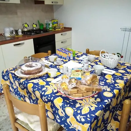 Lo Scoglio 托雷安农齐亚塔