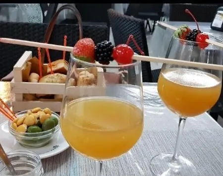 Lo Scoglio 住宿加早餐酒店 托雷安农齐亚塔